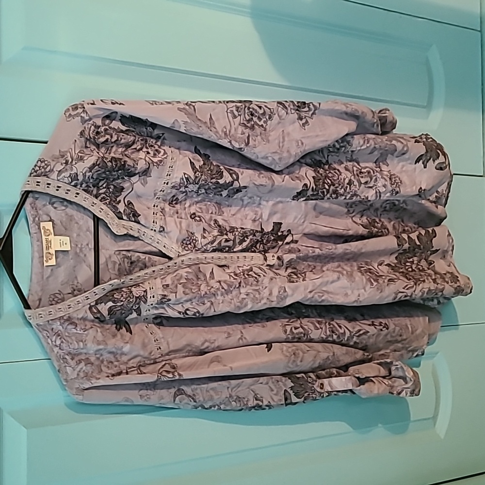 Women's v-neck top